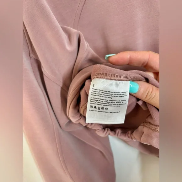 Lululemon•Brushed Softstreme Half Zip Cinch Pullover•Twilight Rose•FLAWLESS•8 - Picture 9 of 16